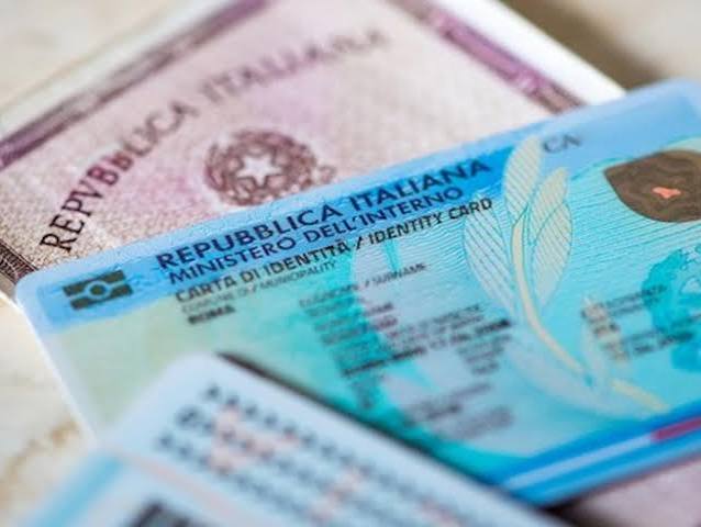 Carta d'identità cartacea e CIE
